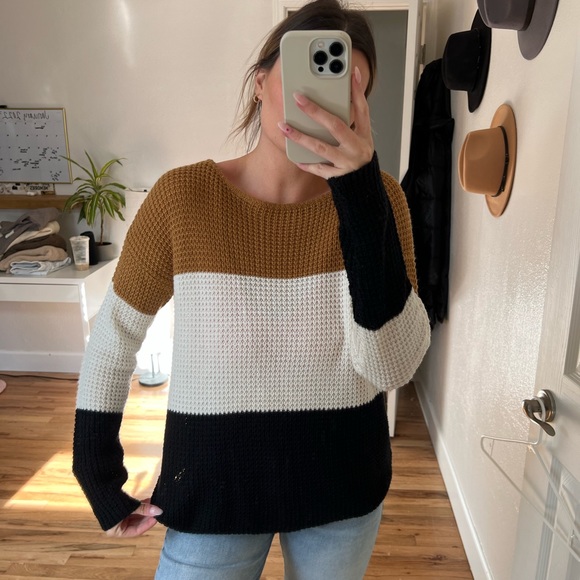 Sweater - S/M - Picture 4 of 4